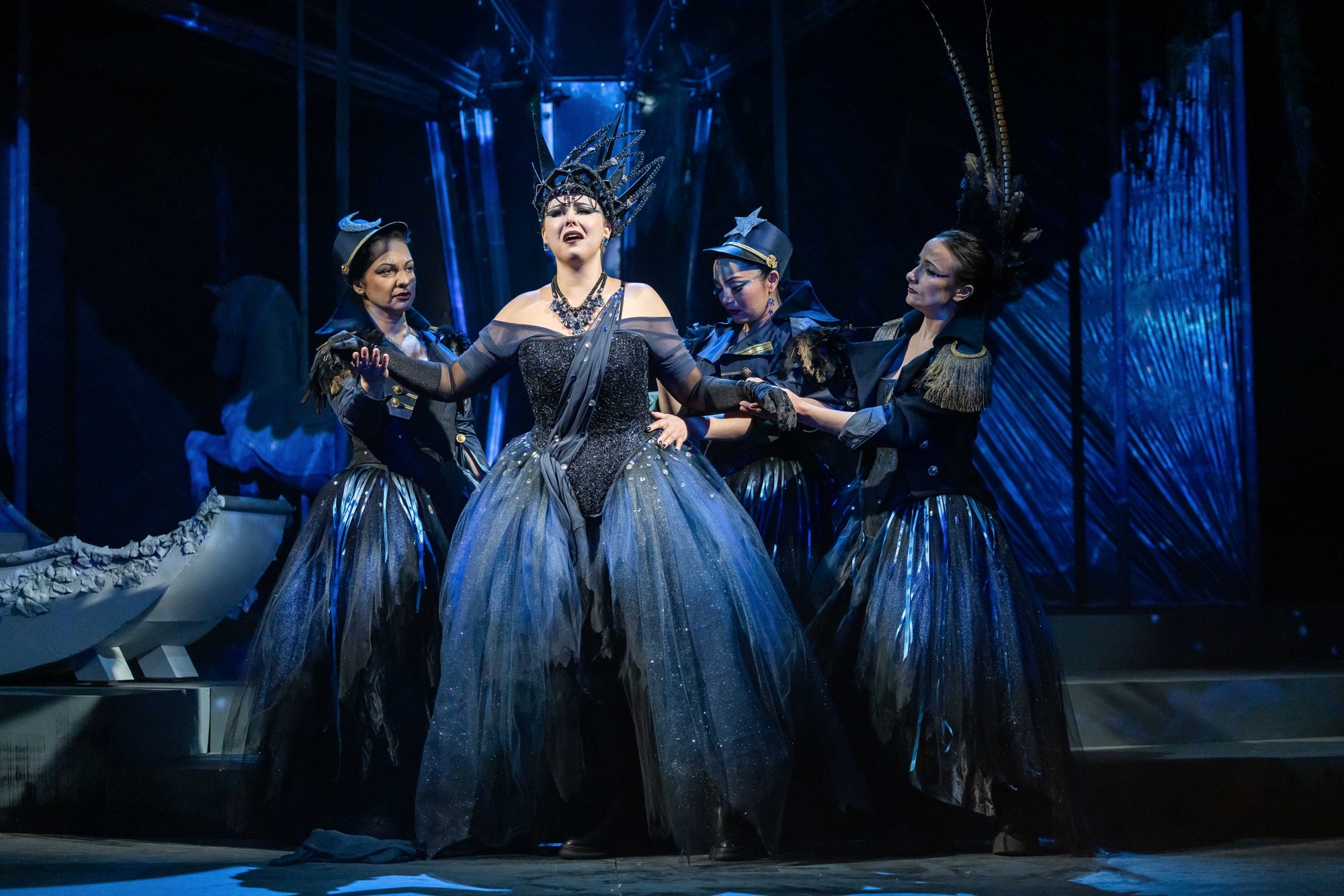 THE MAGIC FLUTE is a sign of several debuts